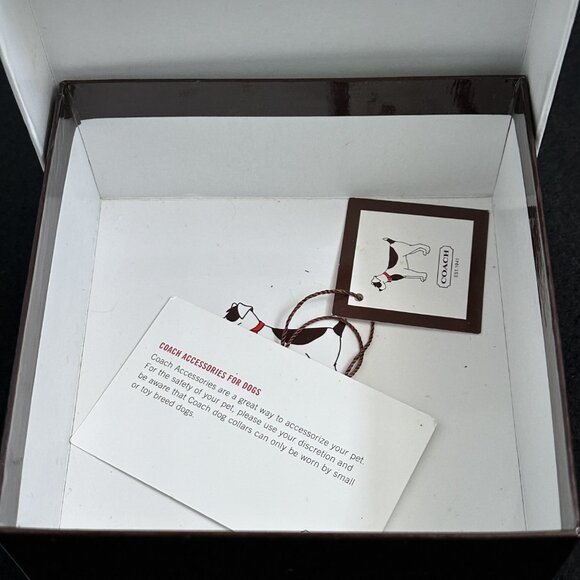 Pink Coach Dog Collar and Leash - Picture 7 of 11